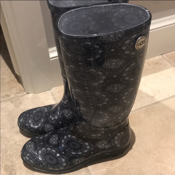 New Ugg Rainboots - Picture 2 of 2